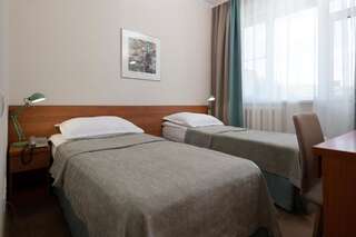 Гостиница Родник Алтая Белокуриха Двухместный номер с 2 отдельными кроватями - Лечение включено-1